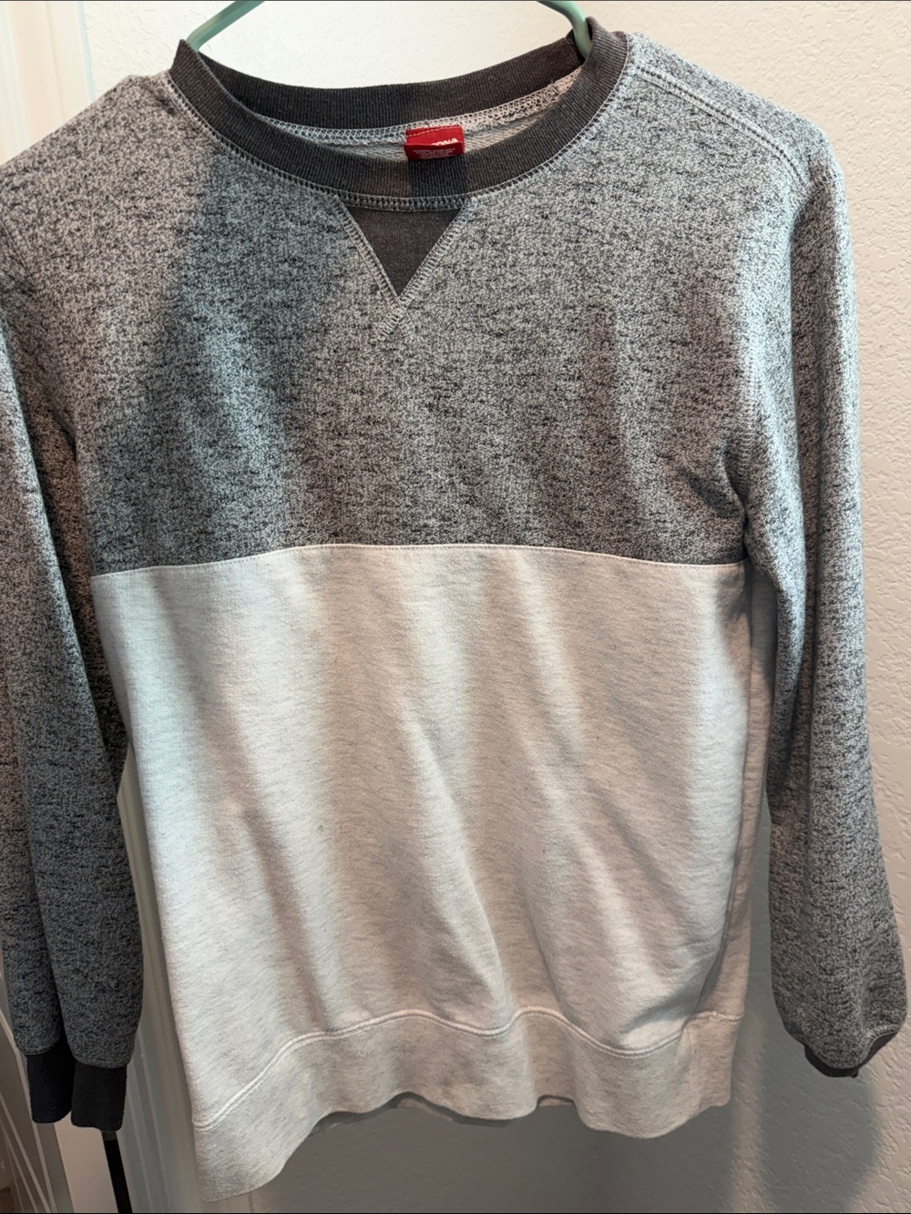 Arizona Jean Two-Tone Gray Crewneck Sweater